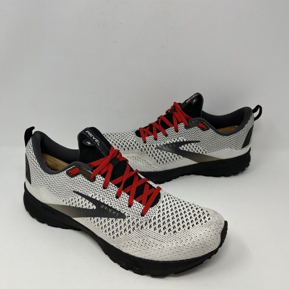 Brooks Shoes Revel 4 Mens 10.5 White Black Sneakers Running Athletic Gym Workout